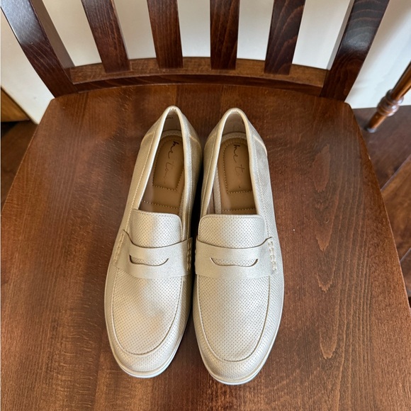 me too Shoes - me too Metallic Beige Penny Loafers